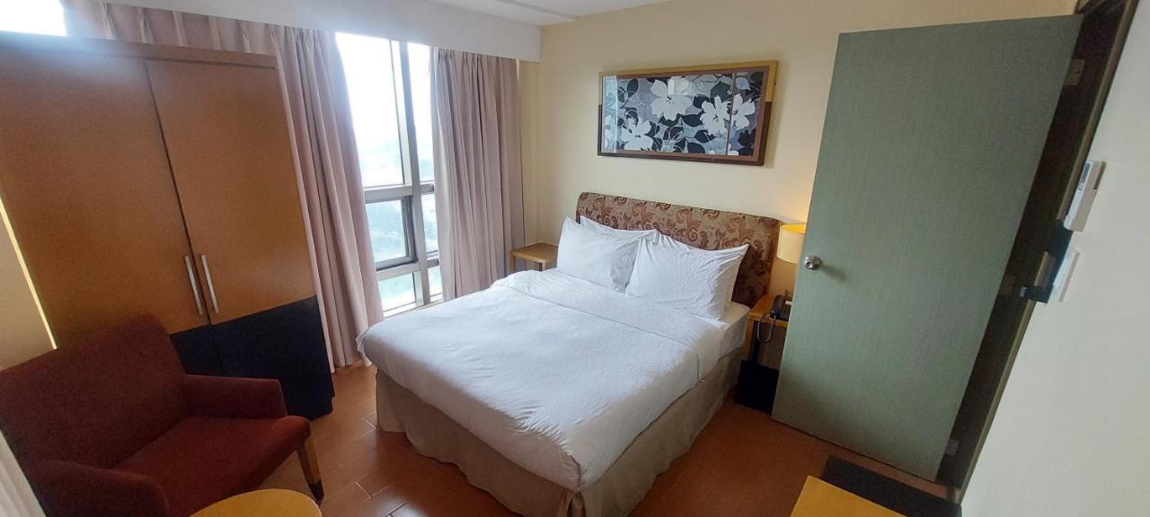 One Tagaytay Place Hotel Suites Official Account Tagaytay City Bagian luar foto