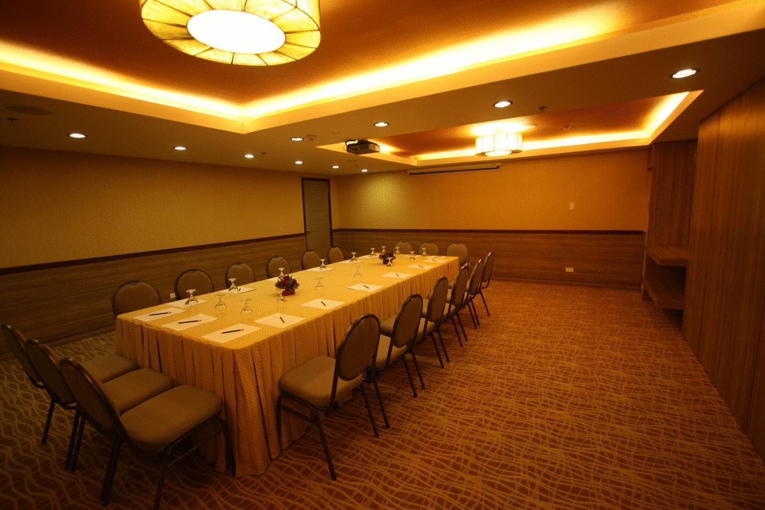 One Tagaytay Place Hotel Suites Official Account Tagaytay City Bagian luar foto