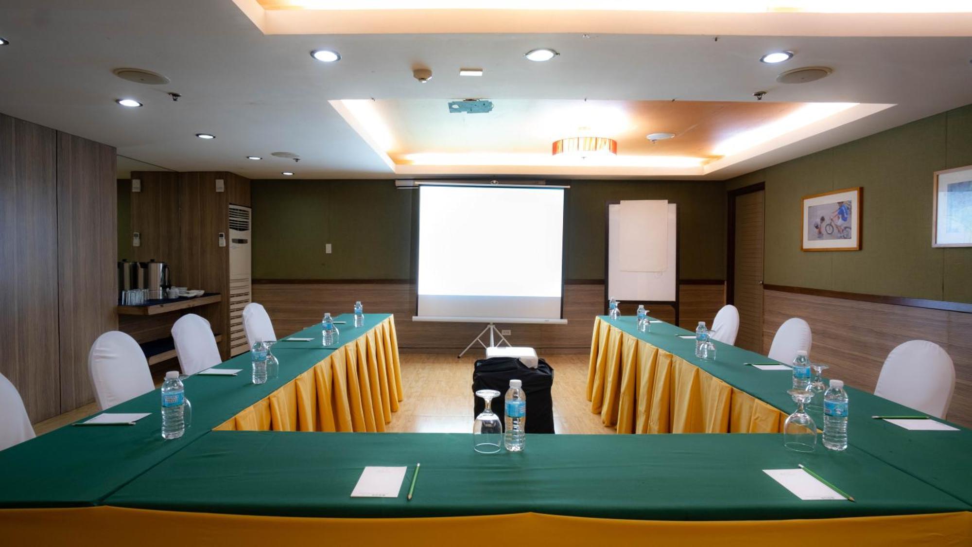 One Tagaytay Place Hotel Suites Official Account Tagaytay City Bagian luar foto