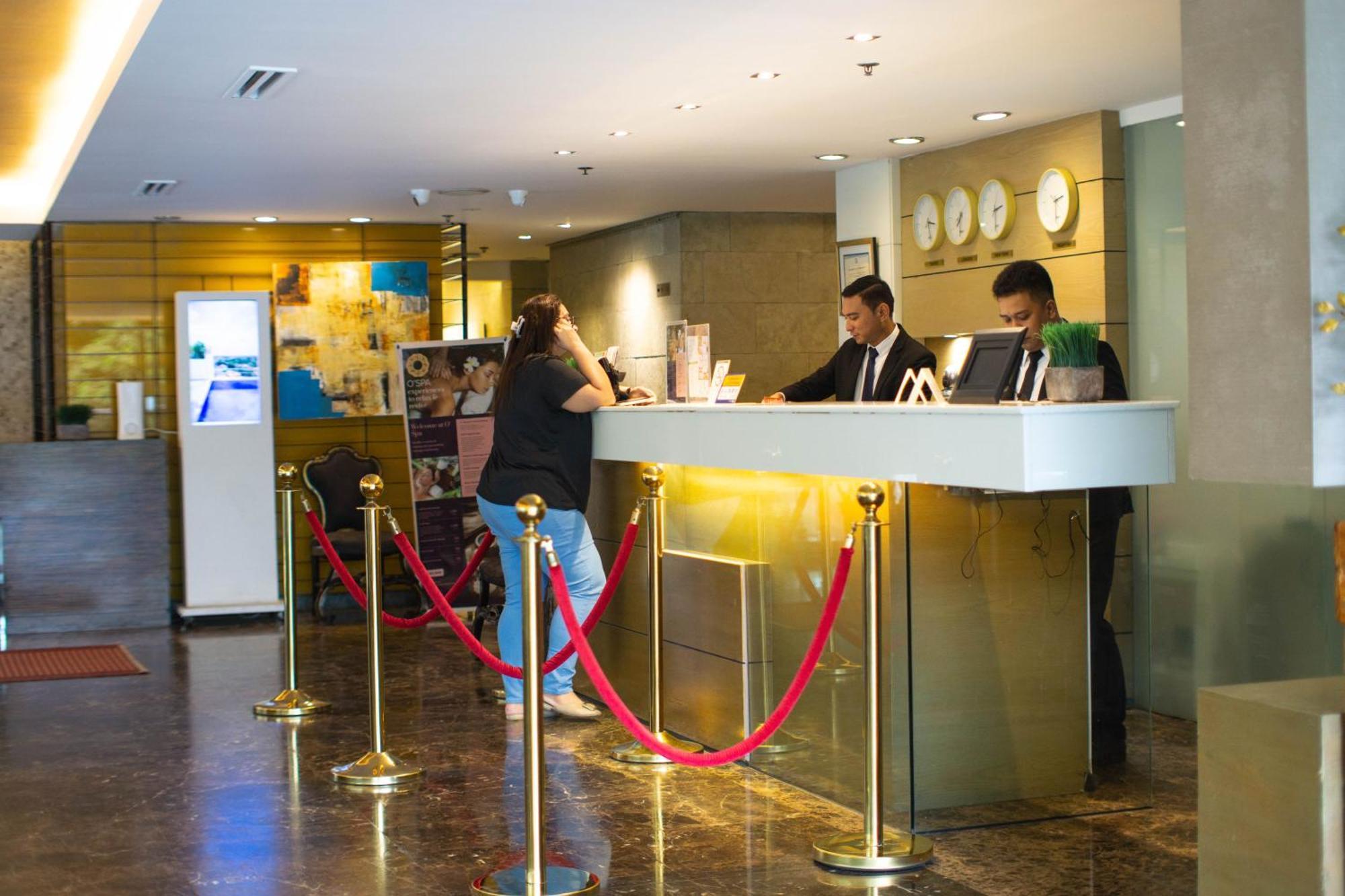 One Tagaytay Place Hotel Suites Official Account Tagaytay City Bagian luar foto