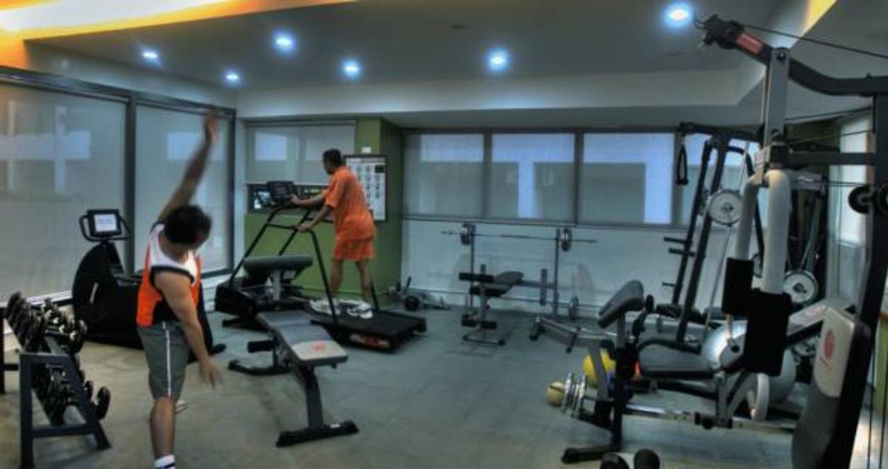 One Tagaytay Place Hotel Suites Official Account Tagaytay City Bagian luar foto